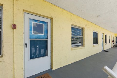 Copropriété à louer à Treasure Island, Floride: 1 chambre, 53.88 m2 № 2427559 - photo 2