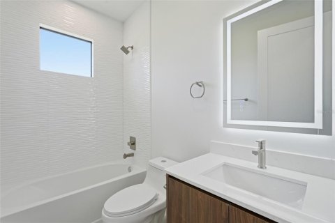 House in Port Charlotte, Florida 3 bedrooms, 160.35 sq.m. № 2283644 - photo 23