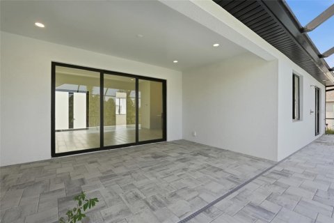 House in Port Charlotte, Florida 3 bedrooms, 160.35 sq.m. № 2283644 - photo 29