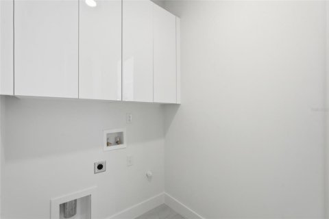 House in Port Charlotte, Florida 3 bedrooms, 160.35 sq.m. № 2283644 - photo 26