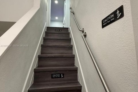 House in Miami, Florida 7 bedrooms, 154.68 sq.m. № 2038618 - photo 29