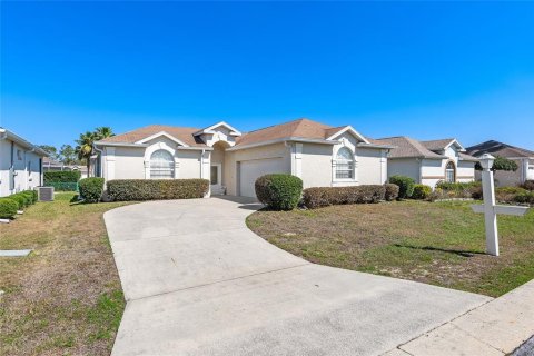 House in Ocala, Florida 3 bedrooms, 165.46 sq.m. № 1733024 - photo 1