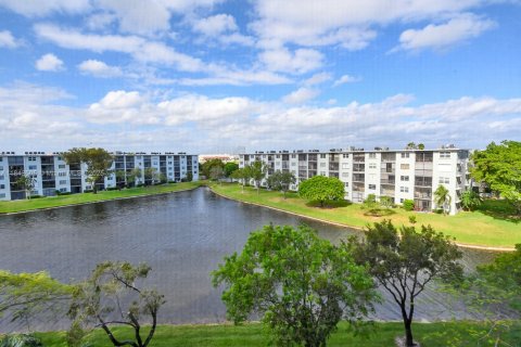 Condo in Pompano Beach, Florida, 2 bedrooms  № 1836551 - photo 15