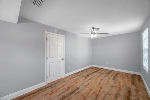 Villa ou maison à louer à Saint Petersburg, Floride: 2 chambres, 71.72 m2 № 2425455 - photo 11