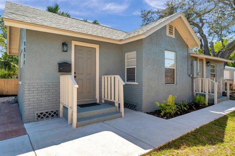 Villa ou maison à Saint Petersburg, Floride 2 chambres, 71.72 m2 № 2425455