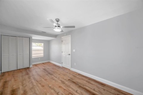 Villa ou maison à louer à Saint Petersburg, Floride: 2 chambres, 71.72 m2 № 2425455 - photo 12
