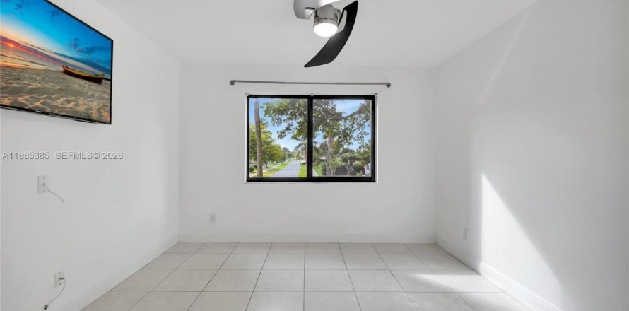 Condominio en Pompano Beach, Florida, 2 dormitorios  № 2044812