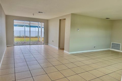 Villa ou maison à louer à New Port Richey, Floride: 3 chambres, 123.93 m2 № 2416727 - photo 6