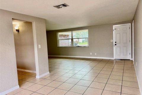 Villa ou maison à louer à New Port Richey, Floride: 3 chambres, 123.93 m2 № 2416727 - photo 8