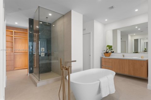 Купить кондоминиум в Майами, Флорида 4 спальни, 250.28м2, № 2047351 - фото 17