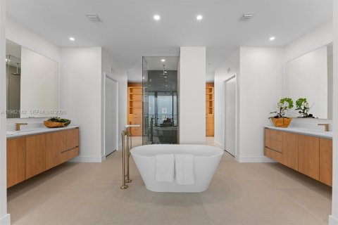 Купить кондоминиум в Майами, Флорида 4 спальни, 250.28м2, № 2047351 - фото 16