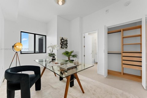 Купить кондоминиум в Майами, Флорида 4 спальни, 250.28м2, № 2047351 - фото 28