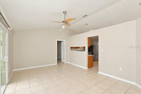 Villa ou maison à louer à Kissimmee, Floride: 3 chambres, 137.59 m2 № 2389313 - photo 5