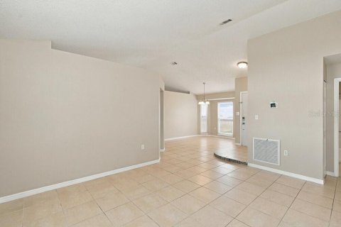 Villa ou maison à louer à Kissimmee, Floride: 3 chambres, 137.59 m2 № 2389313 - photo 9