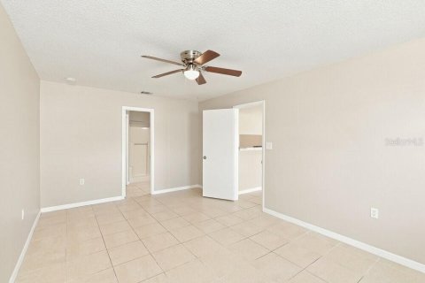 Villa ou maison à louer à Kissimmee, Floride: 3 chambres, 137.59 m2 № 2389313 - photo 10