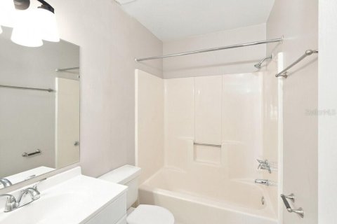 Villa ou maison à louer à Kissimmee, Floride: 3 chambres, 137.59 m2 № 2389313 - photo 15