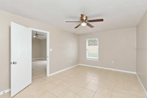 Villa ou maison à louer à Kissimmee, Floride: 3 chambres, 137.59 m2 № 2389313 - photo 11