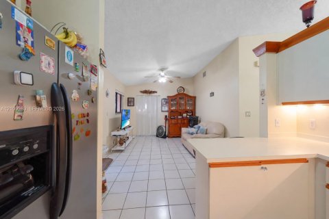 Купить виллу или дом в Хайалиа Гарденс, Флорида 3 спальни, 132.66м2, № 2428099 - фото 10