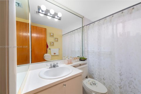 Купить виллу или дом в Хайалиа Гарденс, Флорида 3 спальни, 132.66м2, № 2428099 - фото 16