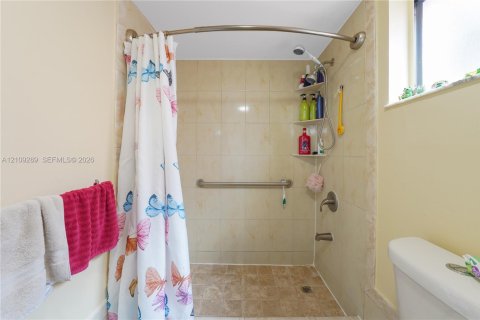 Купить виллу или дом в Хайалиа Гарденс, Флорида 3 спальни, 132.66м2, № 2428099 - фото 23
