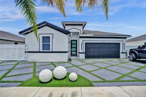 House in Homestead, Florida 3 bedrooms, 156.54 sq.m. № 2189783 - photo 2