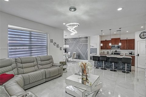 House in Homestead, Florida 3 bedrooms, 156.54 sq.m. № 2189783 - photo 22