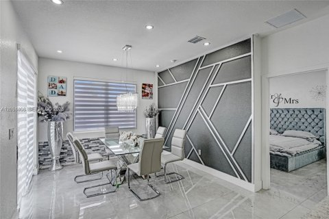 House in Homestead, Florida 3 bedrooms, 156.54 sq.m. № 2189783 - photo 17