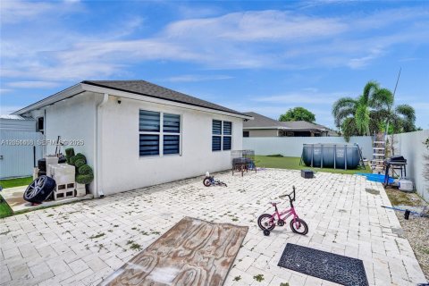 House in Homestead, Florida 3 bedrooms, 156.54 sq.m. № 2189783 - photo 10