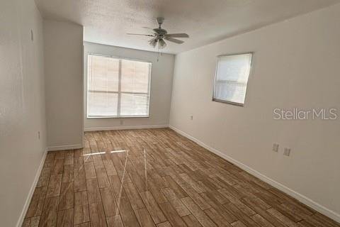 House in New Port Richey, Florida 3 bedrooms, 109.62 sq.m. № 2208475 - photo 11