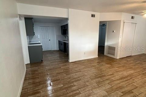 House in New Port Richey, Florida 3 bedrooms, 109.62 sq.m. № 2208475 - photo 8