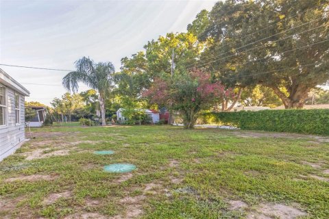 House in New Port Richey, Florida 3 bedrooms, 109.62 sq.m. № 2208475 - photo 16