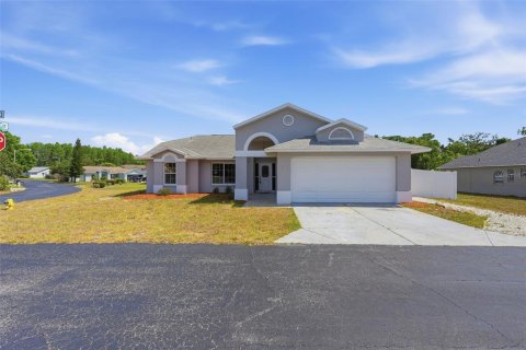 House in New Port Richey, Florida 3 bedrooms, 154.87 sq.m. № 2361479