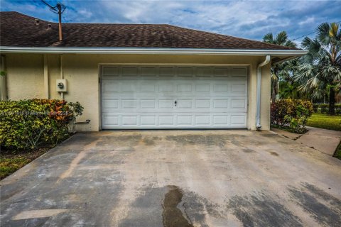 House in Loxahatchee Groves, Florida 4 bedrooms, 198.63 sq.m. № 1963709 - photo 12