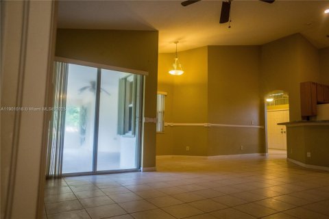 House in Loxahatchee Groves, Florida 4 bedrooms, 198.63 sq.m. № 1963709 - photo 11