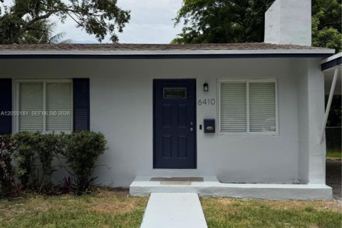 House in South Miami, Florida 3 bedrooms, 86.96 sq.m. № 2261871 - photo 3