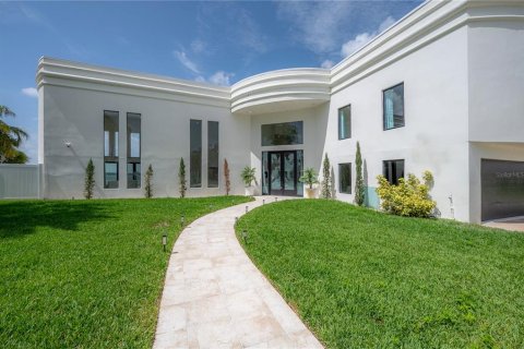 House in Thonotosassa, Florida 4 bedrooms, 533.63 sq.m. № 1786648 - photo 2