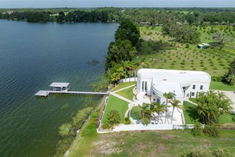 House in Thonotosassa, Florida 4 bedrooms, 533.63 sq.m. № 1786648 - photo 12
