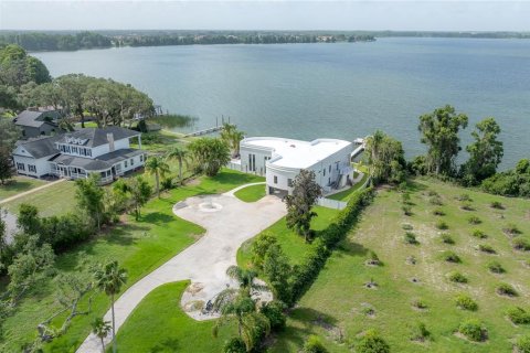 House in Thonotosassa, Florida 4 bedrooms, 533.63 sq.m. № 1786648 - photo 13