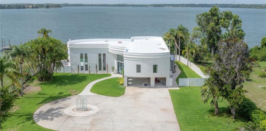 House in Thonotosassa, Florida 4 bedrooms, 533.63 sq.m. № 1786648