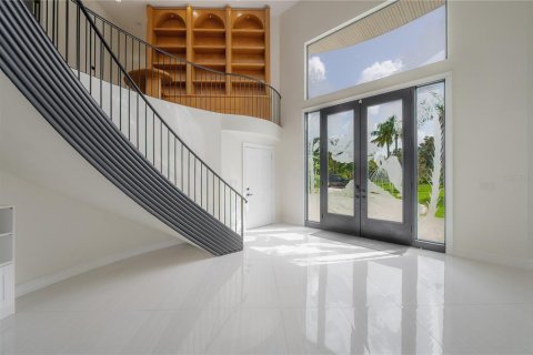 House in Thonotosassa, Florida 4 bedrooms, 533.63 sq.m. № 1786648 - photo 19