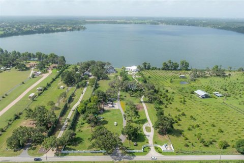 House in Thonotosassa, Florida 4 bedrooms, 533.63 sq.m. № 1786648 - photo 5