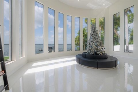 House in Thonotosassa, Florida 4 bedrooms, 533.63 sq.m. № 1786648 - photo 20