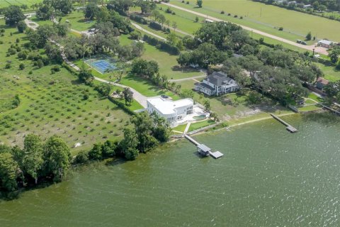 House in Thonotosassa, Florida 4 bedrooms, 533.63 sq.m. № 1786648 - photo 7