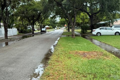Casa en venta en North Miami, Florida, 4 dormitorios № 1993891 - foto 7