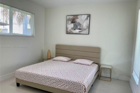 Townhouse in Coral Gables, Florida 3 bedrooms, 289.76 sq.m. № 2023869 - photo 10