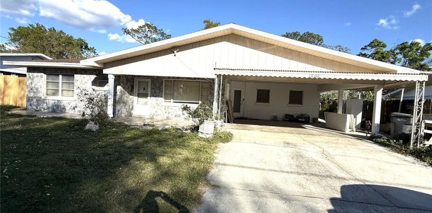 House in Winter Haven, Florida 3 bedrooms, 148.09 sq.m. № 1539001