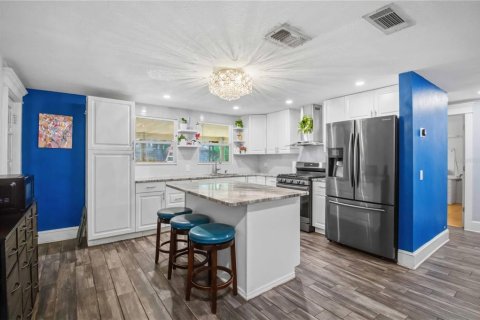 Villa ou maison à vendre à Bradenton, Floride: 3 chambres, 111.48 m2 № 2142836 - photo 12