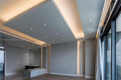 Condo in Miami, Florida, 5 bedrooms  № 1934291 - photo 10