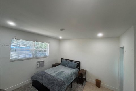 Propiedad comercial en alquiler en Miami, Florida, 186.73 m2 № 1974873 - foto 7