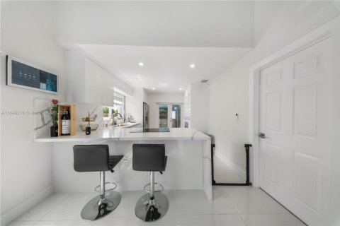 Купить виллу или дом в Хайалиа, Флорида 3 спальни, 132.39м2, № 1936627 - фото 7